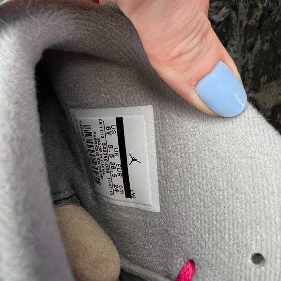 Jordan 2012 Valentines Day 6s Size 6 - Picture 10 of 10